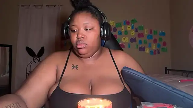 Chocolatebunnyxx96 webcam