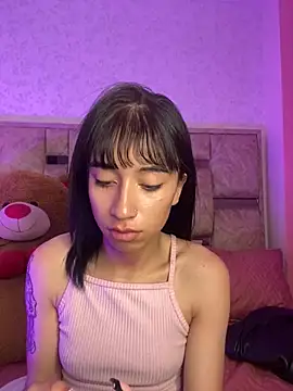 Alahia_pink_ webcam