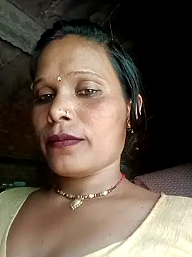 cute_diya_12 webcam