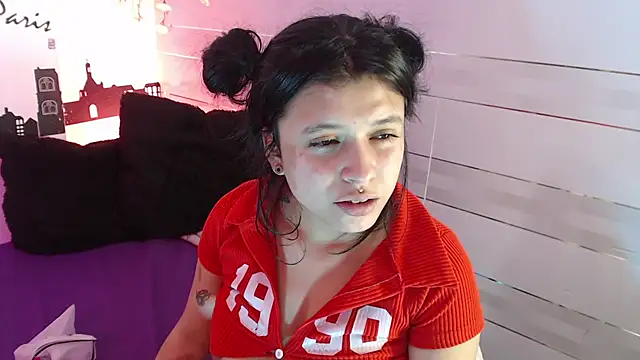petite_coral - Petite_coral's free webcam