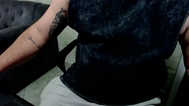 maximo_daddy live cam