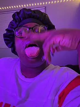 YummyAim299 webcam