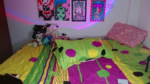 chloe_roxy webcam