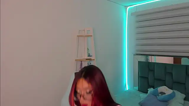 Sara_Red_X webcam