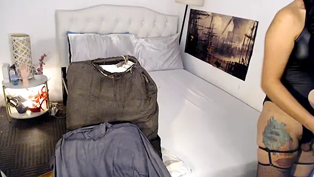 NinaDOM4CUM webcam
