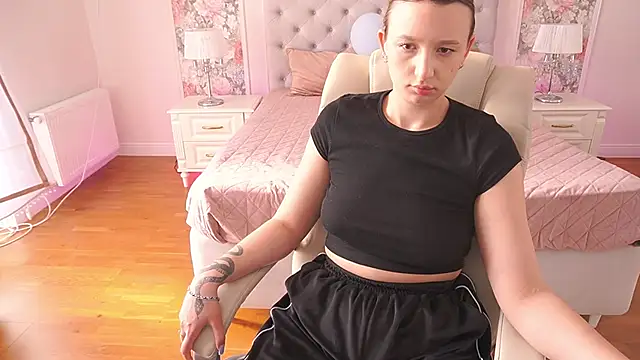 LioraFox webcam
