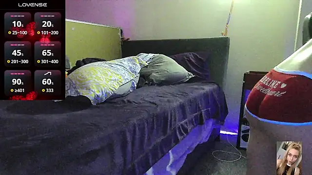 blondiewithanass (F young) - double penetration