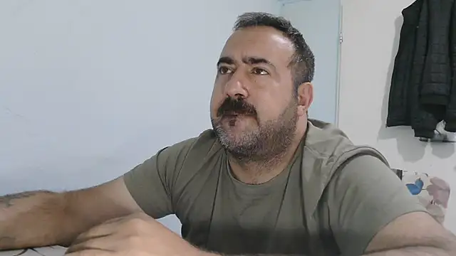 -dark-look- live sex cam