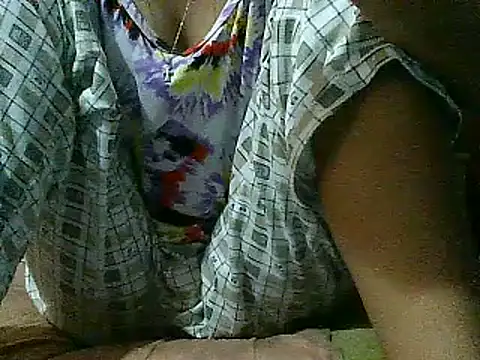 PinaySkinnyGirl webcam