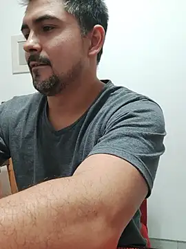 bradd_32 (M young) - CUM IN MY BOXER