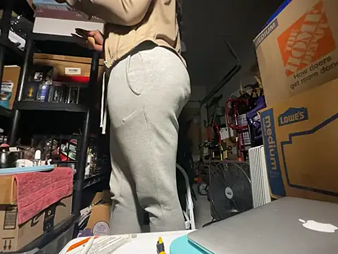 wynterheat (F milf) - 1 HR nude modeling show✨2 tkn tips