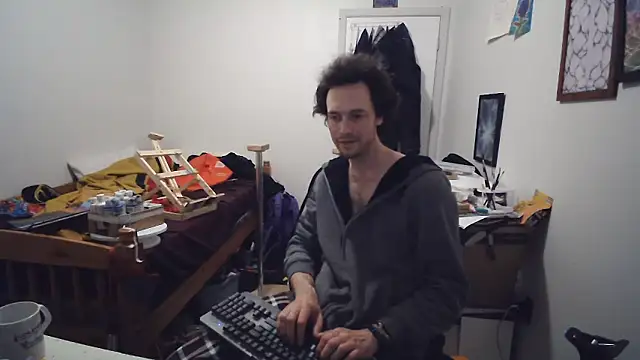 JohnnyMoves webcam