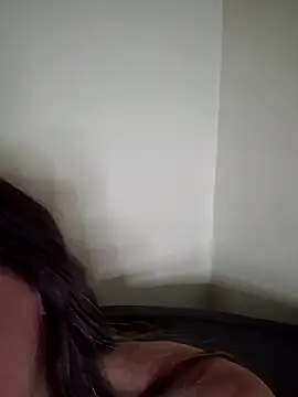 loveuu-bae webcam