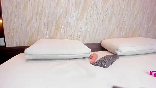 melanie_dusk webcam