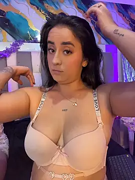 Antonella_Julieta webcam