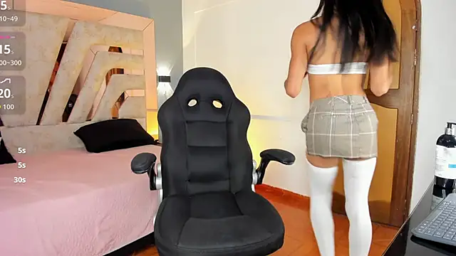 REINA_ADAHARA webcam