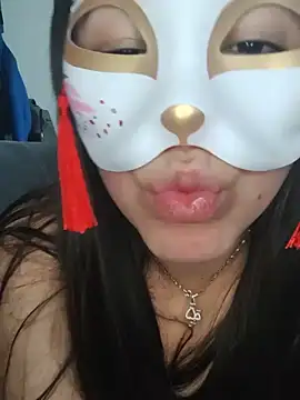 lovefoxi - LoveFoxi's free webcam - UK Sex Cams