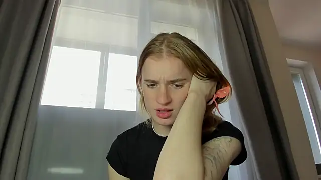 stacey_brow - Stacey_Brow's free webcam - UK Sex Cams