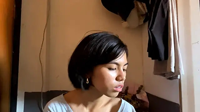 yukikoschaefers - YukikoSchaefers's free webcam - UK Sex Cams