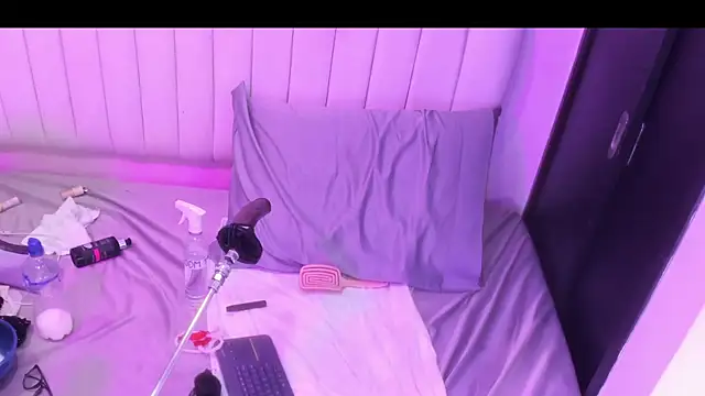 sharlotthe_bigass webcam