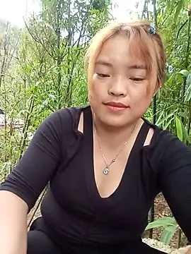 Daisy_Nguyen webcam