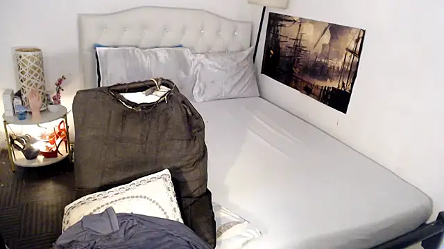 NinaDOM4CUM webcam
