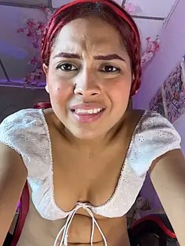 victoria_gloow webcam