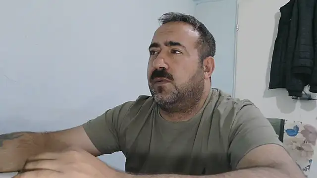 -dark-look- live sex cam