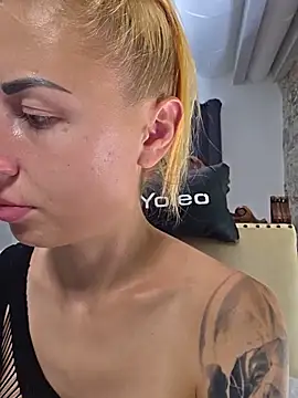 kylie_blck (F young) - SpreadPussy+1Pic