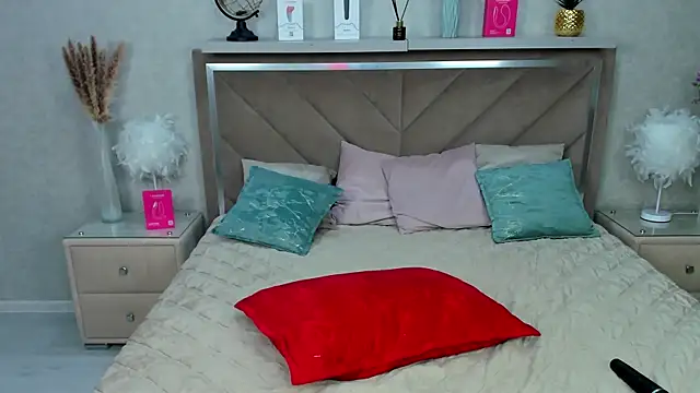 MiaKarlos webcam