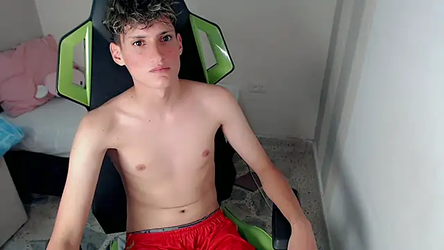 pablito_junior (M twink) - spit cock and masturbate