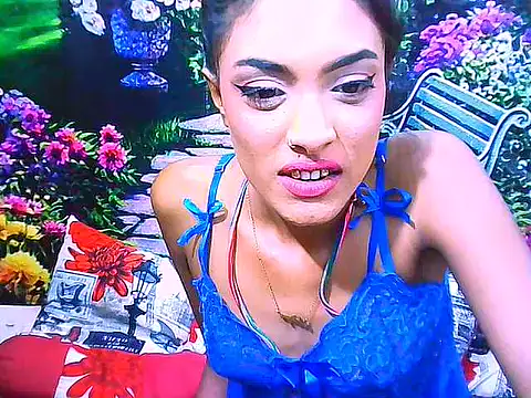 IndianPretty14u2Luv webcam