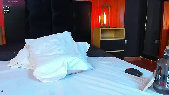 Leo_Savage_ webcam