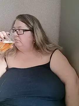 sex2 (F mature) - naked, squirt +:gift