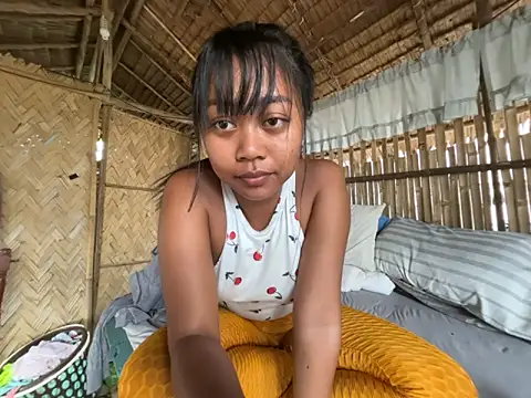 Juliet_official_pro webcam