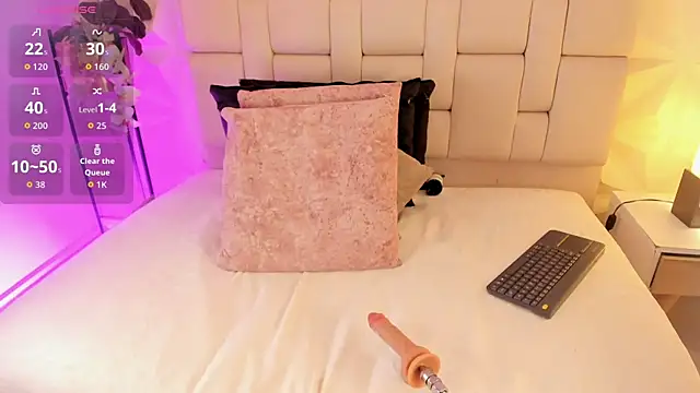 Nyxee_ webcam