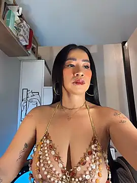 AsianMilfSheryl webcam