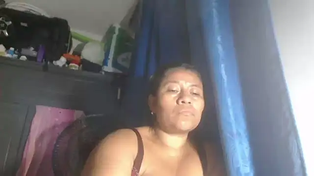 adrixxx38 webcam
