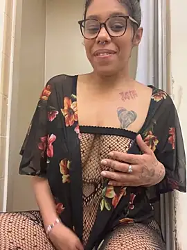 Desirae_Luciano webcam