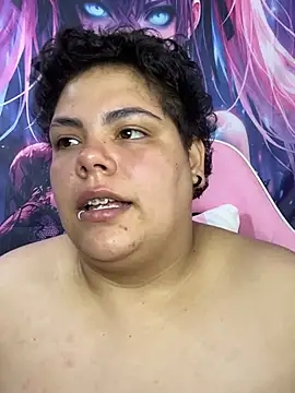 Hailey_Curvy webcam