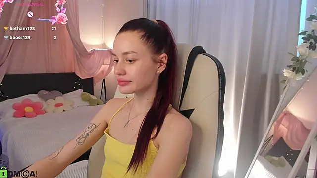 Aria_Mila webcam