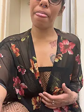 Desirae_Luciano webcam