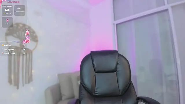 Ginni_charlotte webcam