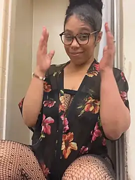 Desirae_Luciano