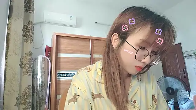 lili_666 - Lili_666's free webcam - UK Sex Cams