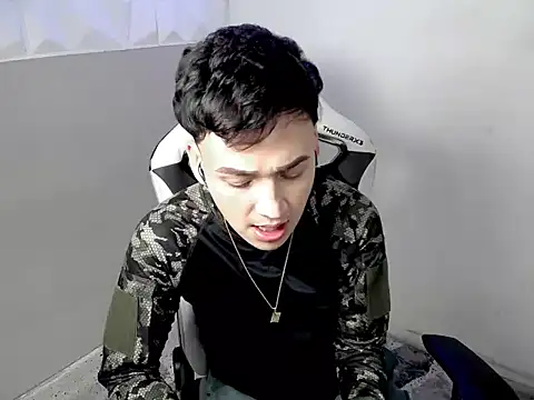 mathias_twinkk - Mathias_twinkk's free webcam - UK Sex Cams