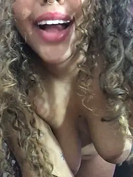 Anitta_bell webcam