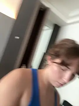 Sarahhh_xxx webcam