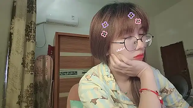 Lili_666 webcam