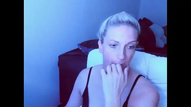 sexyjulia21 (F milf) - 💦 Squirt Video 💦